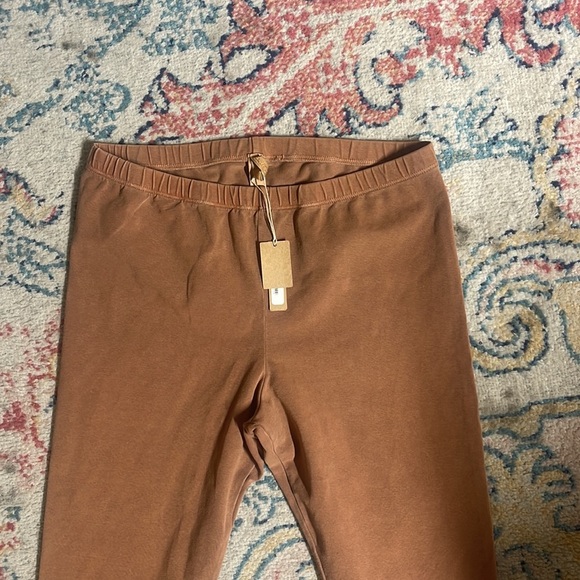 NWT Skims Outdoor Legging in Camel size XL - Picture 6 of 7